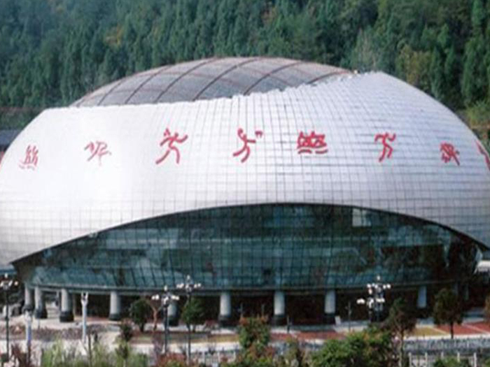 孝感体育中心球形网架加工安装